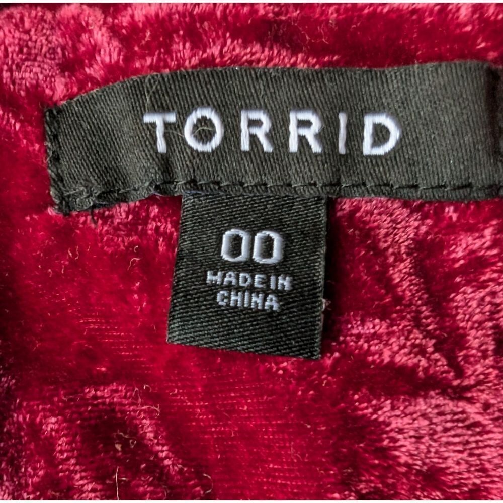 Torrid Raspberry Red Velvet Blazer Size M - Picture 10 of 10